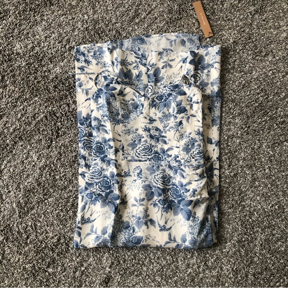 Reformation Kourtney Dress - Pompadour - Picture 4 of 9